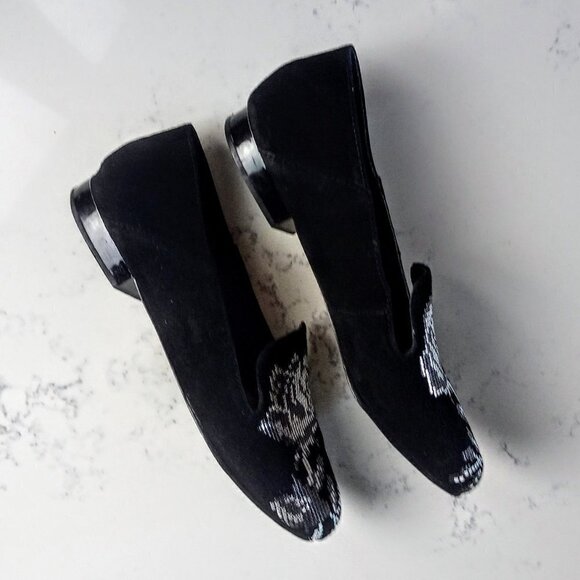 Donald Pliner Embellished Suede Slip-On Flats 6M - Picture 7 of 9